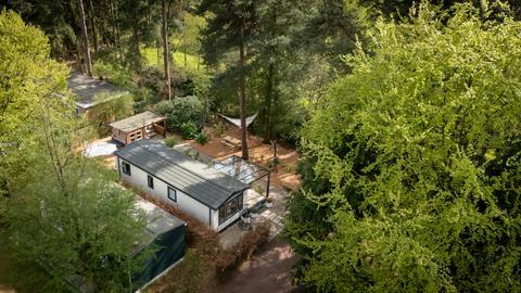 Te koop sfeervol chalet op 390 m2 EIGEN GROND in Epe, Gelderland, 2 slaapkamers, Chalet, 39 m²