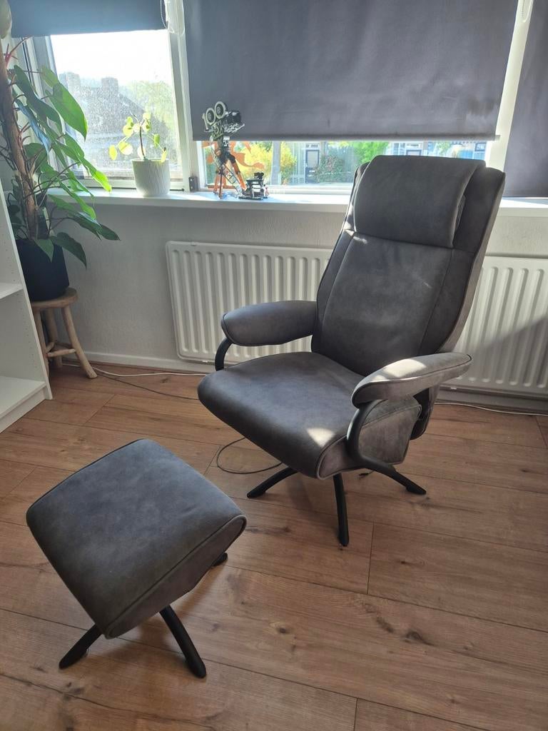 Relaxfauteuil Vincent met hocker - Antraciet (Leen Bakker), Ophalen, Modern, Industrieel, 75 tot 100 cm, Zo goed als nieuw