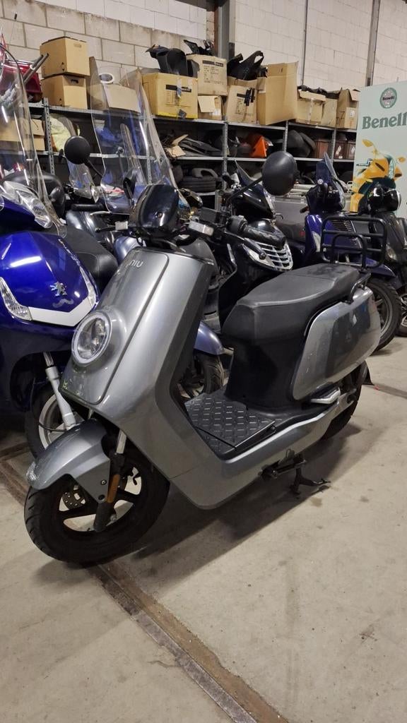 Niu n1s schade scooter accu aanwezig, Fietsen en Brommers, Brommers | Schadebrommers, Overige merken, Maximaal 45 km/u, Ophalen