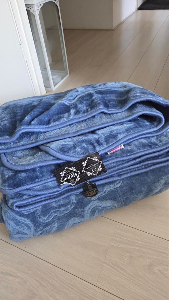 Shilon luxe dikke verloursdeken Nieuw!, Ophalen, Nieuw