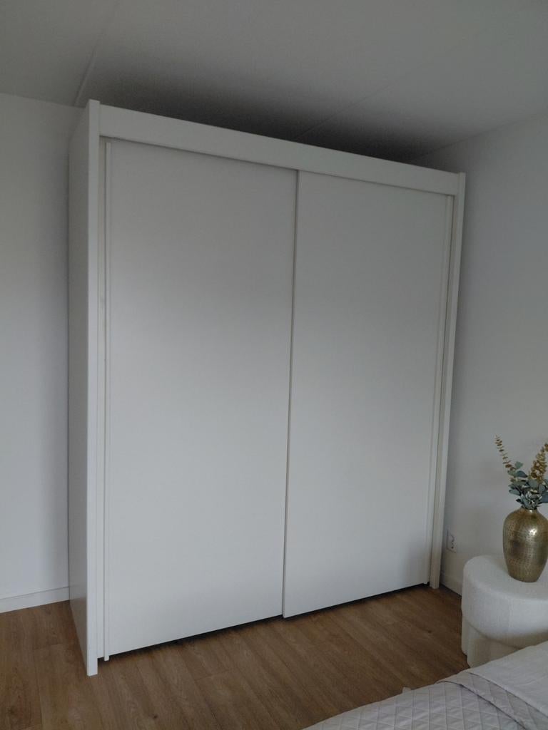 Mooie grote kast voor slaapkamer. In prima staat, Huis en Inrichting, Kasten | Kledingkasten, Ophalen, Gebruikt, 200 cm of meer