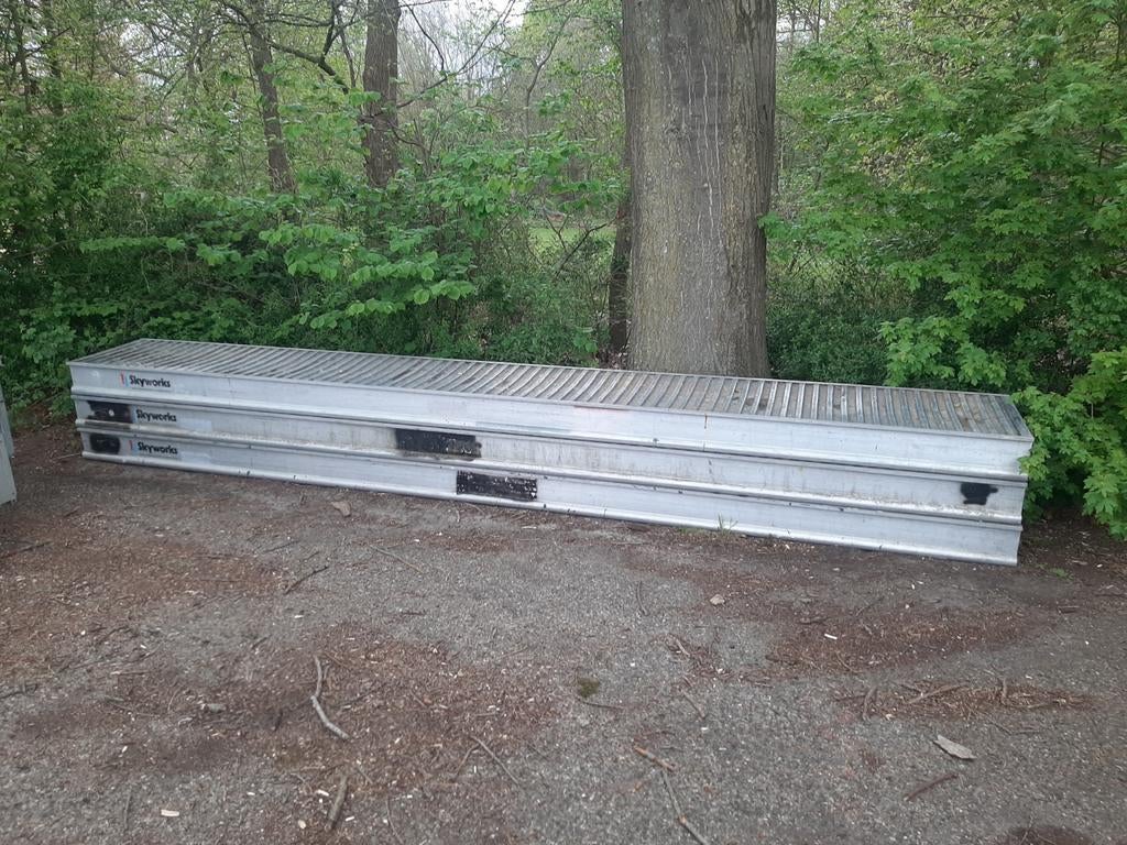 3 nette skyworks aluminium loopbrug werkbrug 3 st 1000 euro, Ophalen