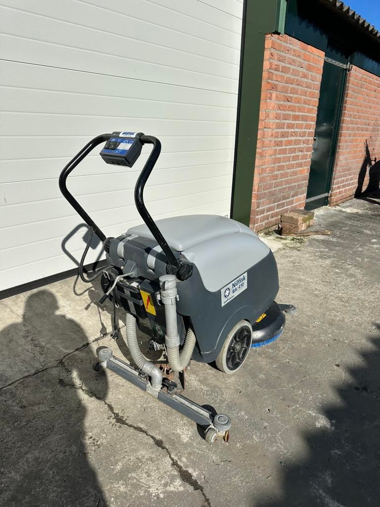 Nilfisk BA 410 Schrobzuigmachine, Ophalen, Overige typen