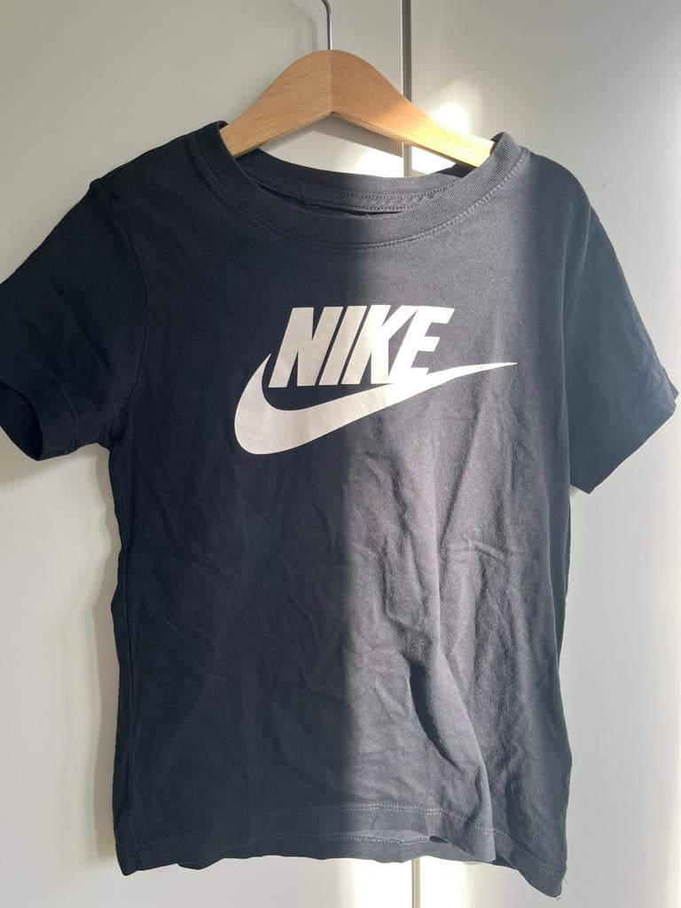 Nike shirt zwart maat S/128, Kinderen en Baby's, Kinderkleding | Maat 128, Ophalen of Verzenden, Zo goed als nieuw, Jongen of Meisje