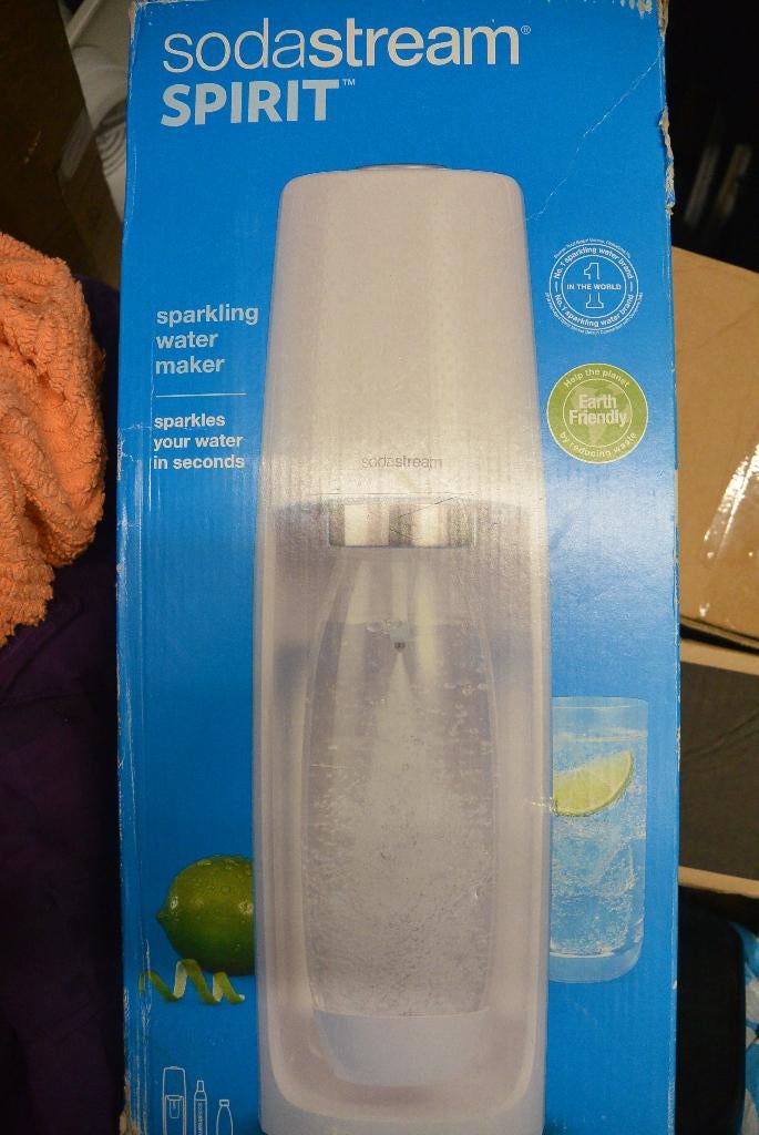 Soda Stream Spirit wit in doos met half lege gasfles, Ophalen of Verzenden, Zo goed als nieuw