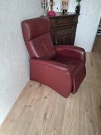 Roodleren relaxstoel in goede staat, af te halen in Breda, Ophalen, Gebruikt, Leer