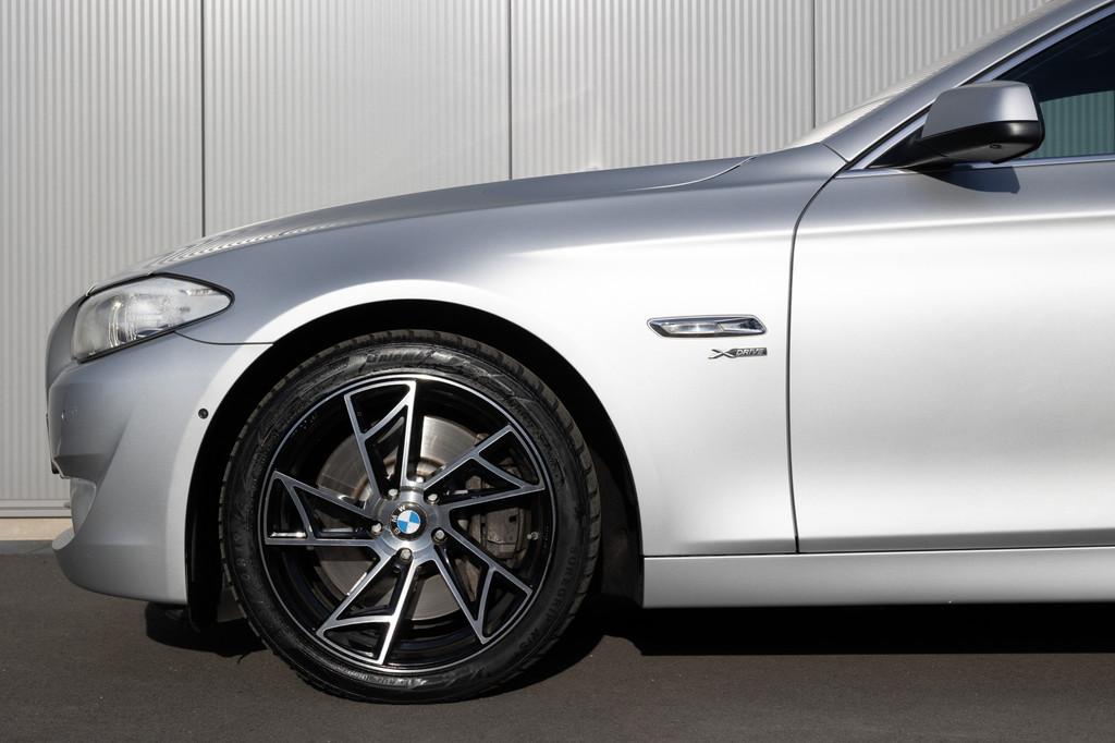 BMW 5 Serie 550xi High Executive | HISTORIE AANWEZIG |, Auto's, BMW, Automaat, Euro 5, 4395 cc, Bedrijf