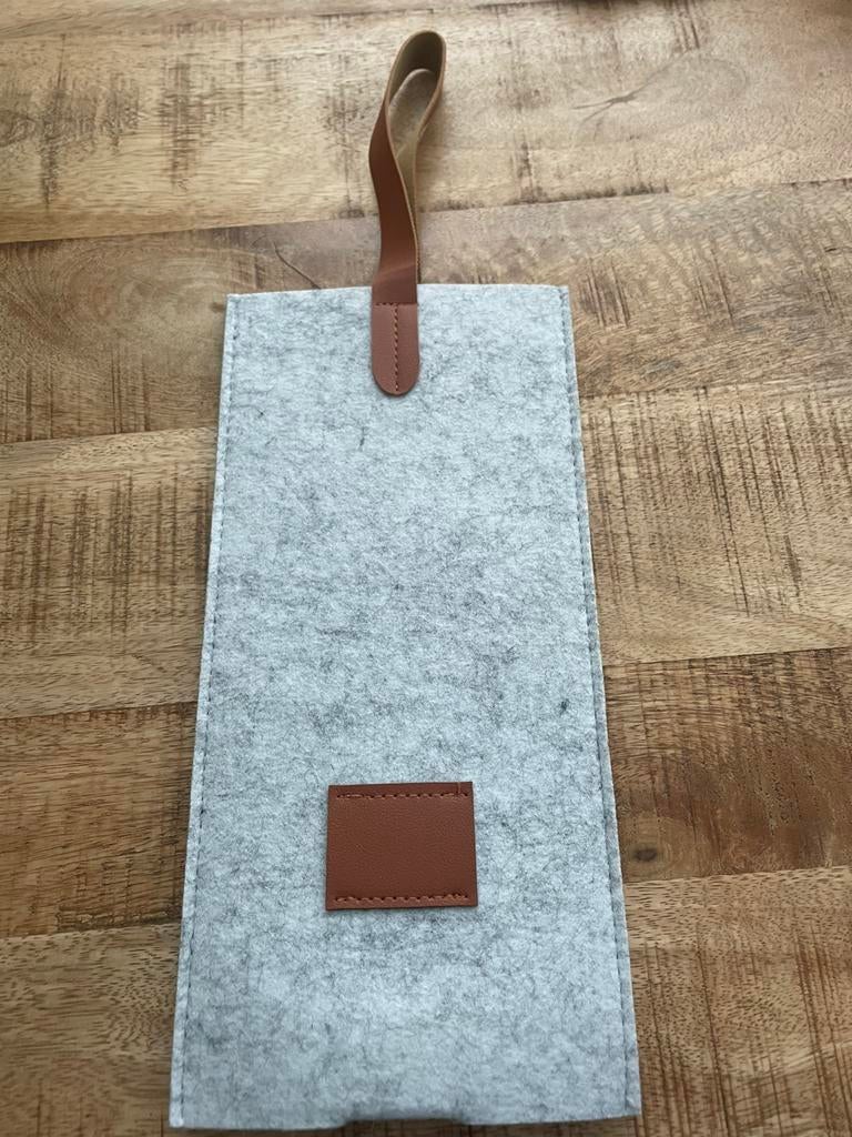 Vilten wijnfleshoes grijs, Verzenden, Zo goed als nieuw, Overige materialen, Minder dan 50 cm
