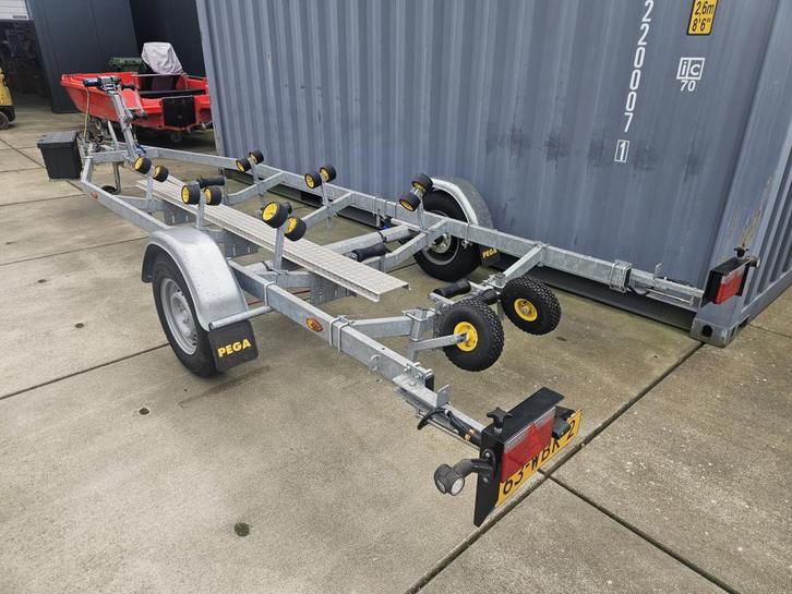 Pega V-Liner 1350 met veel opties (bj 2021), Watersport en Boten, Boottrailers, Gebruikt, Overige typen