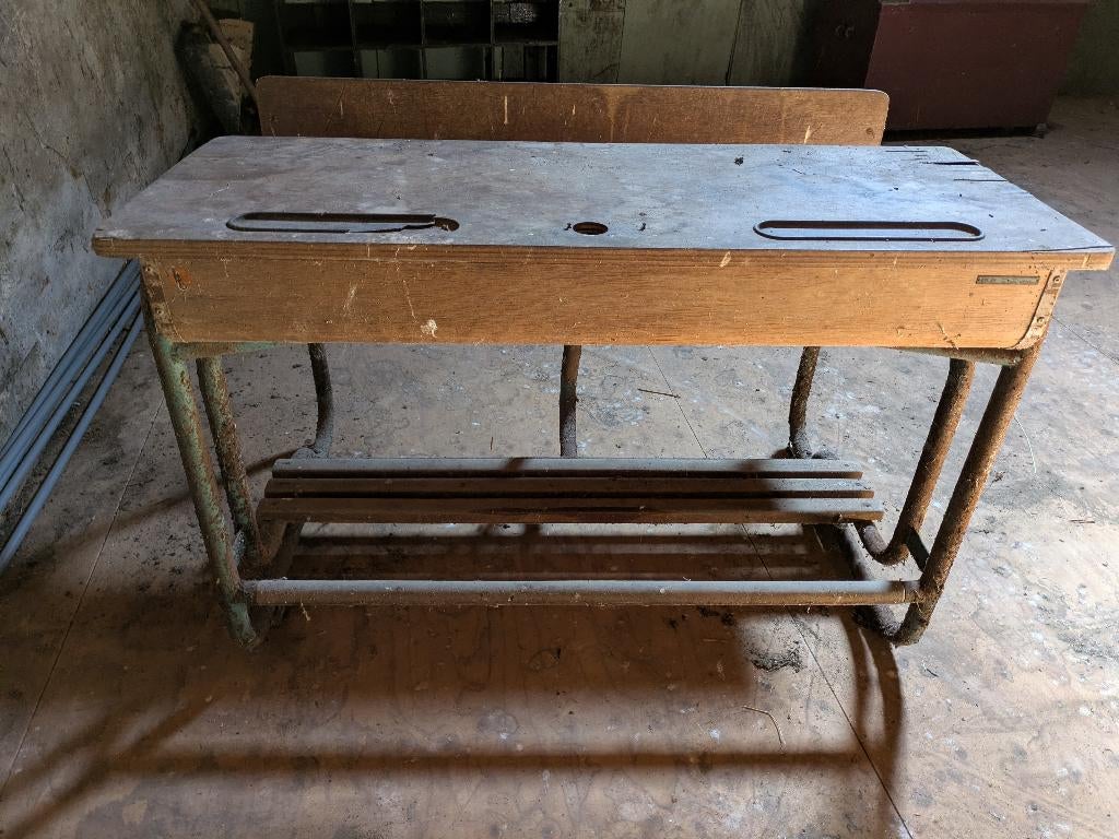 Ouderwetse schoolbank, Ophalen