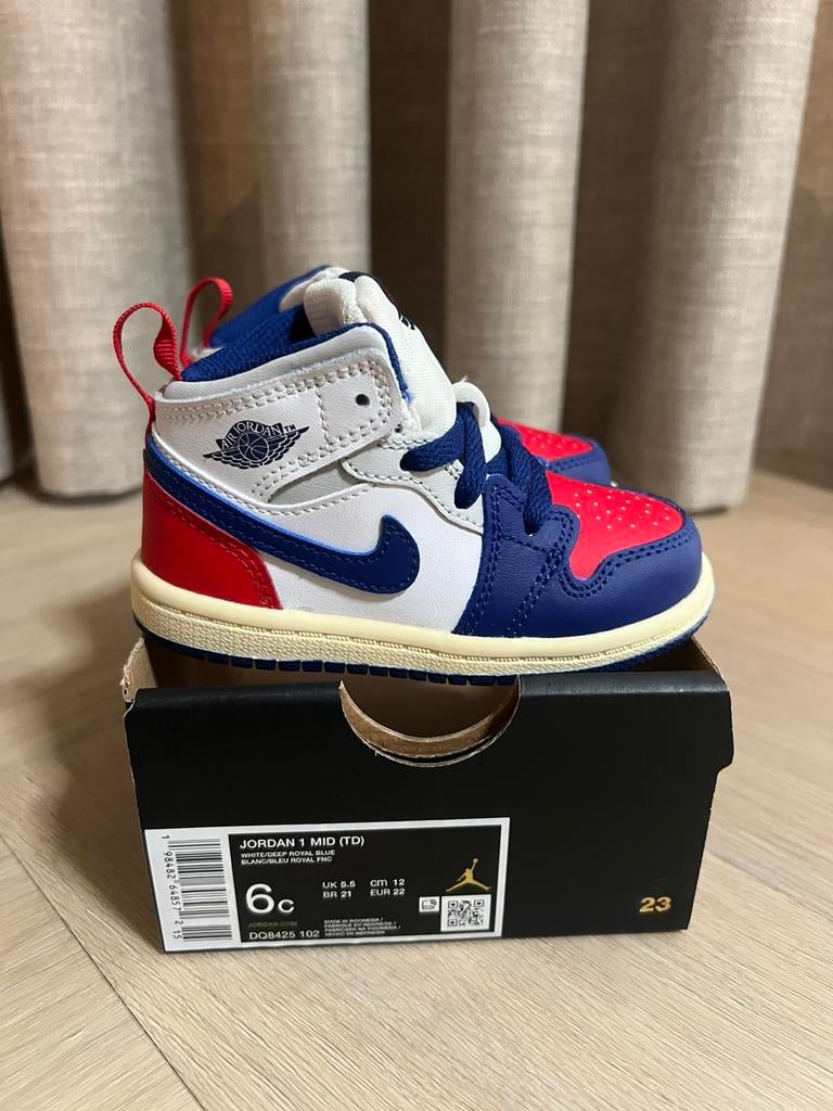Jordan 1 MID sneakers - maat 22, Kinderen en Baby's, Kinderkleding | Schoenen en Sokken, Jongen of Meisje, Schoenen, Nieuw, Ophalen of Verzenden