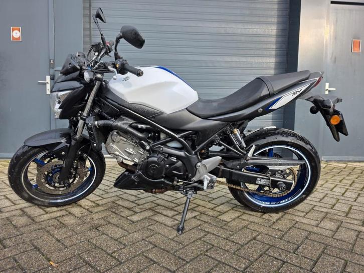 Suzuki SV650, Motoren, Motoren | Suzuki, Particulier, Naked bike, meer dan 35 kW, 2 cilinders, Motorrijbewijs A, ABS, Handvatverwarming