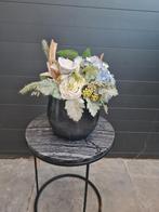 Mooie kunstbloemen met grijze pot, Ophalen of Verzenden, Zo goed als nieuw, Binnen