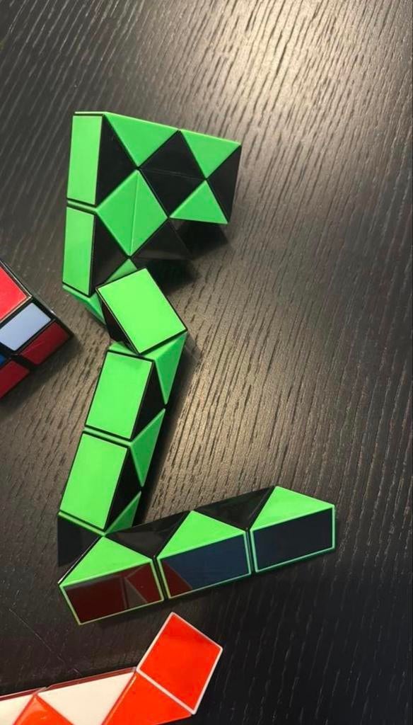 Rubik's Cube en twee Rubik's Snakes, Ophalen, Gebruikt, Jongen of Meisje
