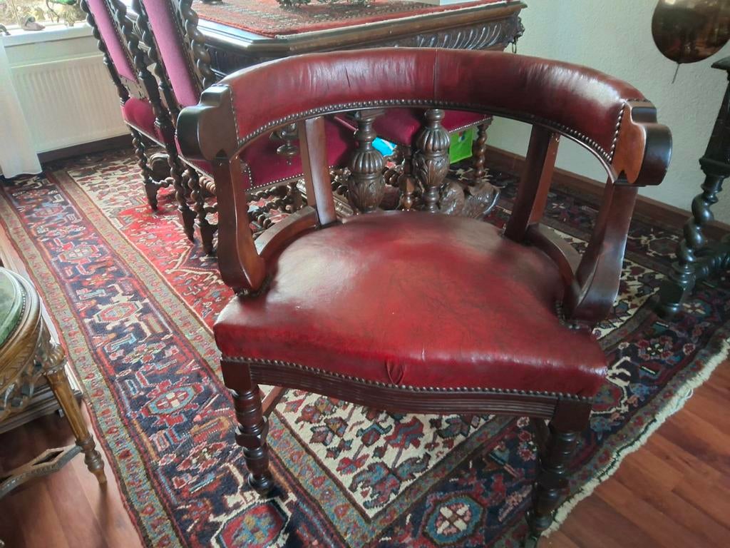 BUREAUSTOEL, Antiek en Kunst, Ophalen