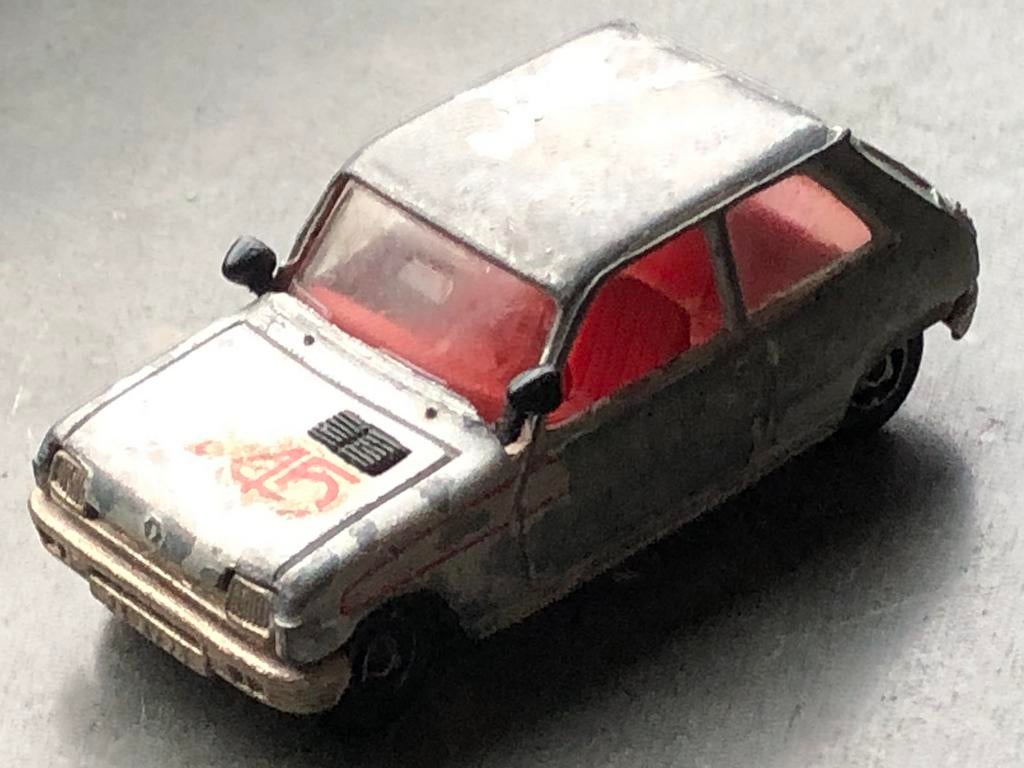 RENAULT 5 Majorette No. 257 - Schaal 1:55 - Made in France, Hobby en Vrije tijd, Modelauto's | Overige schalen, Ophalen of Verzenden