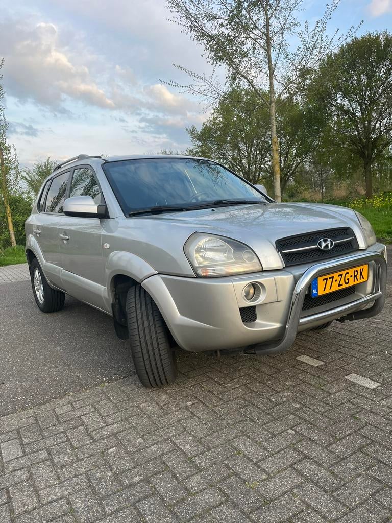 Hyundai Tucson 2.0 I 2WD 2008 Grijs NWE APK, 4 cilinders, Origineel Nederlands, 75 €/maand, Handgeschakeld