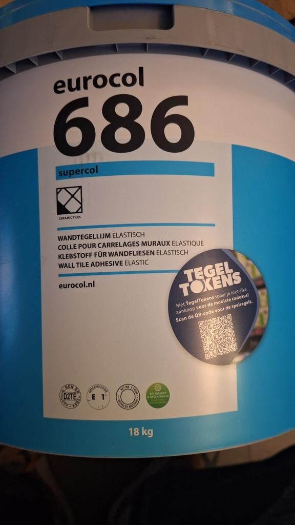 Drie emmers Eurocol 686, kant en klare pasta tegellijm., Doe-het-zelf en Verbouw, Ophalen, Nieuw, Wit