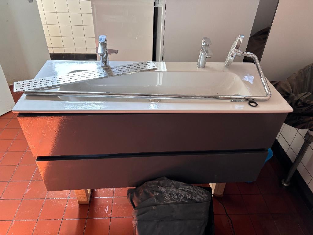 Villeroy & Boch Badkamermeubel Wastafel Fontein Doucheset, Ophalen, 100 tot 150 cm, Overige typen, Zo goed als nieuw