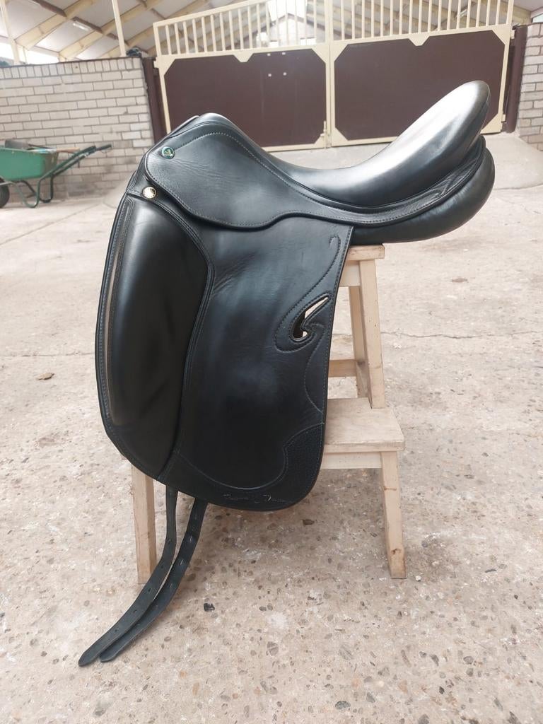Prestige Passion dressuurzadel 17 inch, Dieren en Toebehoren, Paarden en Pony's | Zadels, Ophalen of Verzenden, Zo goed als nieuw