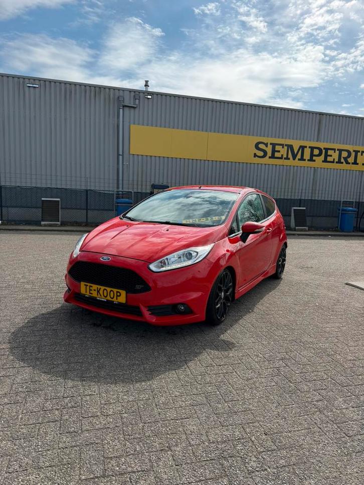 Ford Fiesta ST 1.6  2014 Rood, Auto's, Ford, Bedrijf, Fiësta, Benzine, Hatchback, Handgeschakeld, Geïmporteerd, Rood, Voorwielaandrijving