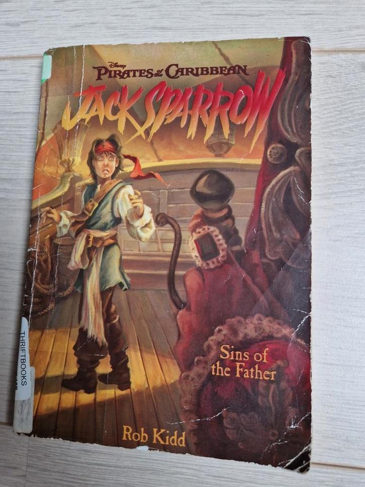 young captain jack sparrow boek pirates of the caribbean, Verzamelen, Disney, Zo goed als nieuw, Ophalen of Verzenden