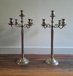 Twee klassieke, grote kandelaars voor 5 (hotel)kaarsen, Ophalen, Zo goed als nieuw, Metaal, 50 tot 75 cm