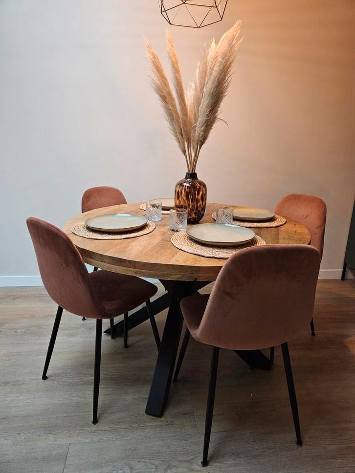 Robuuste eettafel, Huis en Inrichting, Tafels | Eettafels, Zo goed als nieuw, 100 tot 150 cm, 100 tot 150 cm, Vier personen, Rond