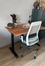 Elektrisch zit-sta bureau + ergonomische stoel, Ophalen, Elektrisch, Zo goed als nieuw