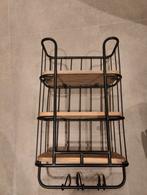 Metalen wandrek met houten planken, Huis en Inrichting, Ophalen, Zo goed als nieuw