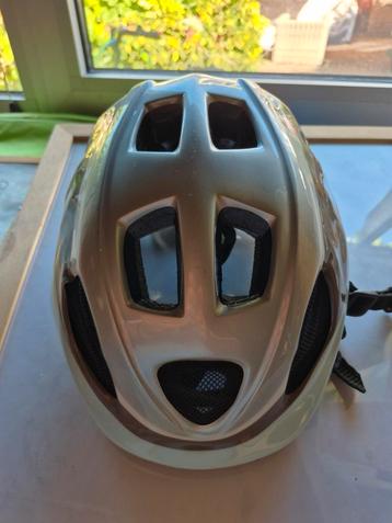 Guppy Kinderfietshelm beschikbaar voor biedingen