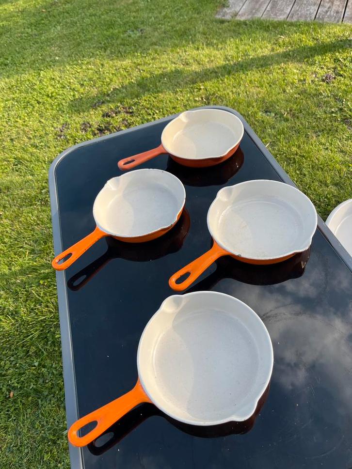 Le Creuset Mini Pannetjes Set 4 stuks 16 cm, Huis en Inrichting, Keuken | Potten en Pannen, Gebruikt, Koekenpan of Braadpan, Gietijzer