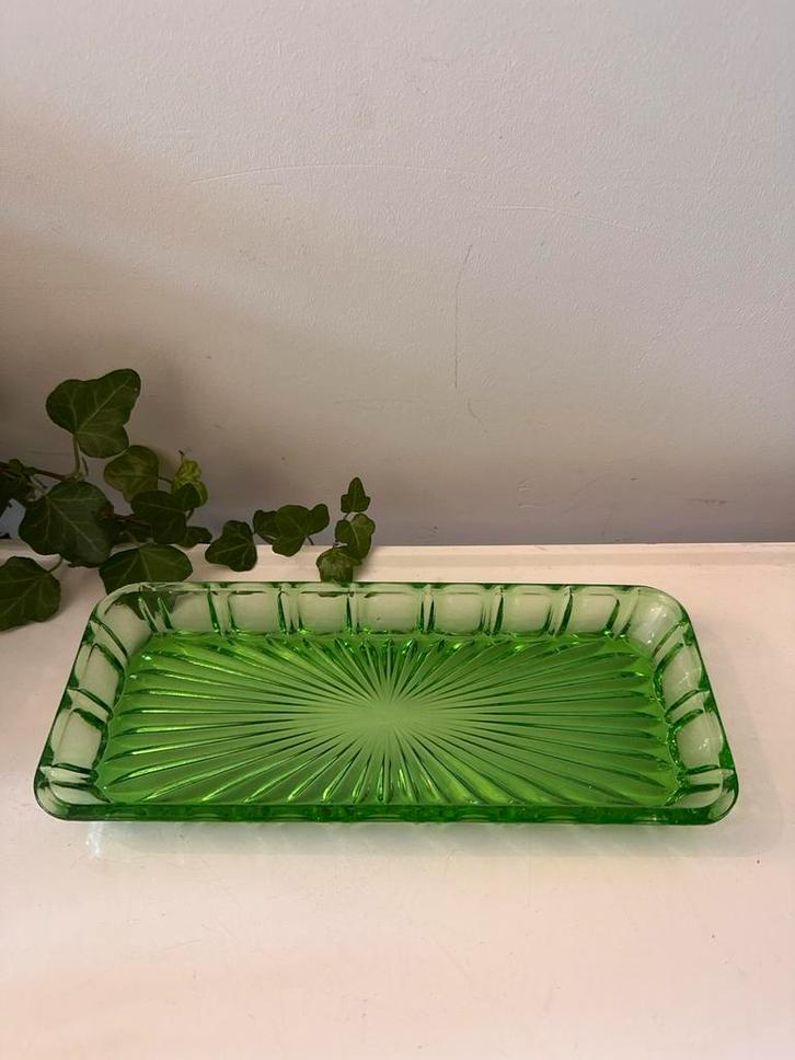 Art Deco stijl groen schaaltje, Antiek en Kunst, Antiek | Servies los, Ophalen of Verzenden