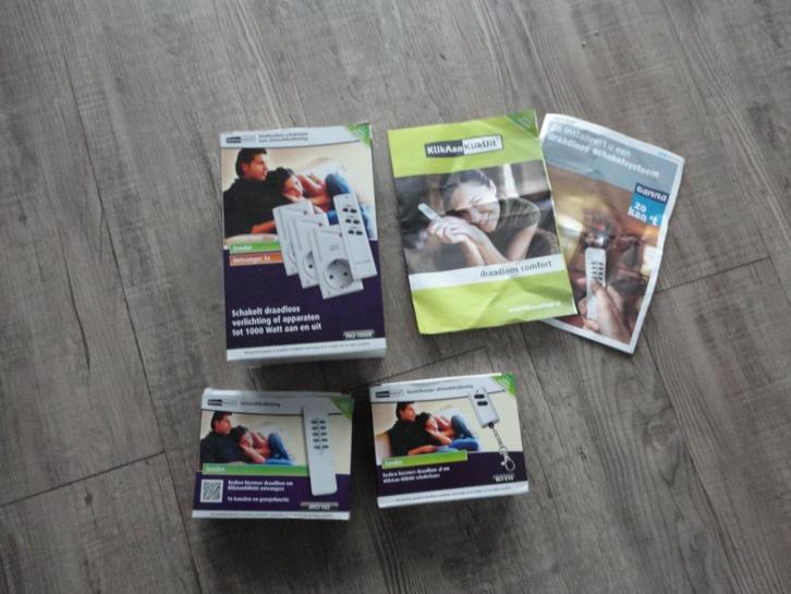 TE KOOP  KLIK AAN KLIK UIT /STEKKERSET, Doe-het-zelf en Verbouw, Elektra en Kabels, Gebruikt, Schakelaar, Ophalen of Verzenden