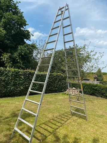 ZARGES grote hoge ladder. 4.50 meter beschikbaar voor biedingen