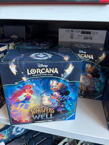 Disney Lorcana - Whispers in the Well Illumineer's Trove beschikbaar voor biedingen