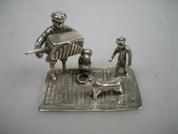 Zilver Hollands miniatuur Man met Aapje en Hond met een hand beschikbaar voor biedingen