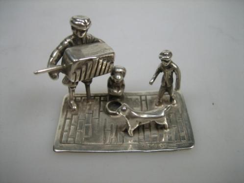 Zilver Hollands miniatuur Man met Aapje en Hond met een hand, Antiek en Kunst, Antiek | Goud en Zilver, Zilver, Verzenden