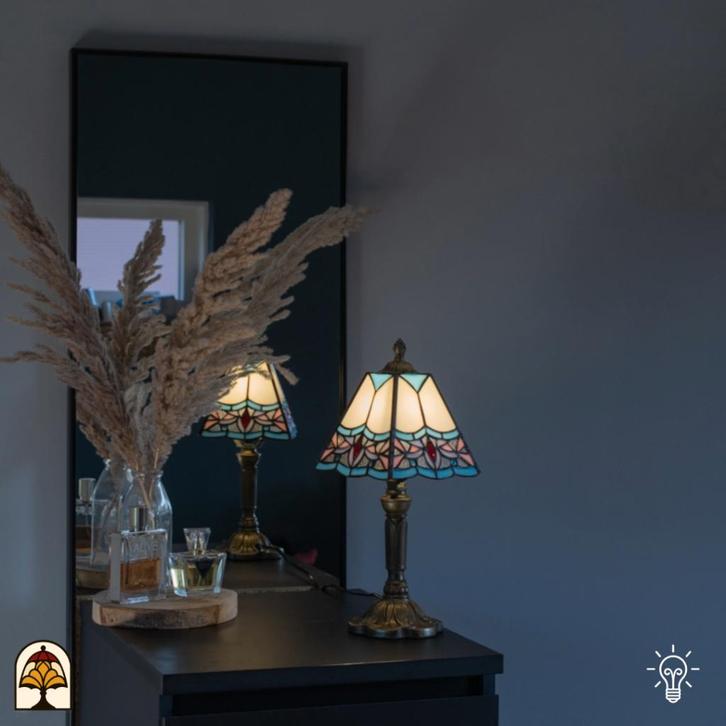 Tiffany lamp Clara, Antiek en Kunst, Antiek | Lampen, Ophalen of Verzenden