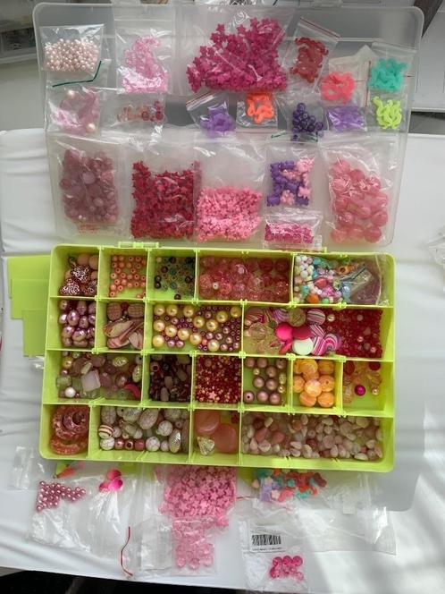 Grote partij roze kralen, Hobby en Vrije tijd, Kralen en Sieraden maken, Zo goed als nieuw, Kraal, Verzenden