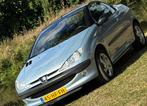 Peugeot 206 1.6 16V CC . AUT 2001 Grijs, Auto's, 4 cilinders, Cabriolet, 4 stoelen, Origineel Nederlands