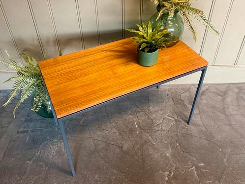 Vintage salontafel jaren 60/70 teak retro industrieel tafel, Huis en Inrichting, Tafels | Bijzettafels, Zo goed als nieuw, Rechthoekig