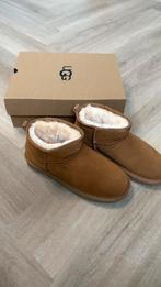 Uggs classic mini laars, UGG, Bruin, Snowboots, Ophalen of Verzenden