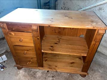 Authentieke houten kast – ideaal op te knappen beschikbaar voor biedingen