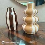 Vazen Bruin gestreept en Beige gestreept., Huis en Inrichting, Woonaccessoires | Vazen, Ophalen, Overige kleuren, Aardewerk of Porselein