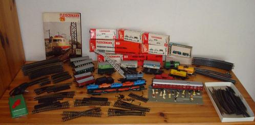 FLEISCHMANN HO TREIN 1306 WAGONS RAILS TOEBEHOREN, Hobby en Vrije tijd, Modeltreinen | H0, Gebruikt, Rails, Gelijkstroom, Fleischmann