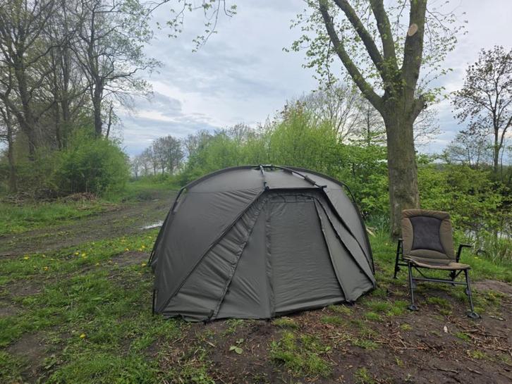 nash titan hide, Watersport en Boten, Hengelsport | Karpervissen, Zo goed als nieuw, Overige typen, Ophalen of Verzenden