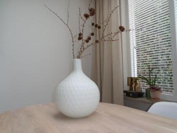 grote mat witte glazen vaas voor tak, paar bloemen, 32 hoog beschikbaar voor biedingen