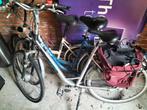 3 fietsen (waaronder elektrische), Fietsen en Brommers, Elektrische fietsen, Minder dan 30 km per accu, Gebruikt, 55 tot 59 cm