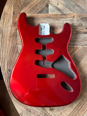 Stratocaster body” Metallic Candy red “ Alder SSS routes new beschikbaar voor biedingen